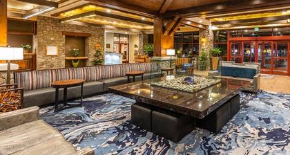 Beautiful 3-bedroom hotel suite in South Lake Tahoe with AC, WiFi, and more!