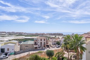 Exterior - Apartment 'Apartamento Tara Blanca' with Sea View, Private Terrace and Wi-Fi (Málaga)