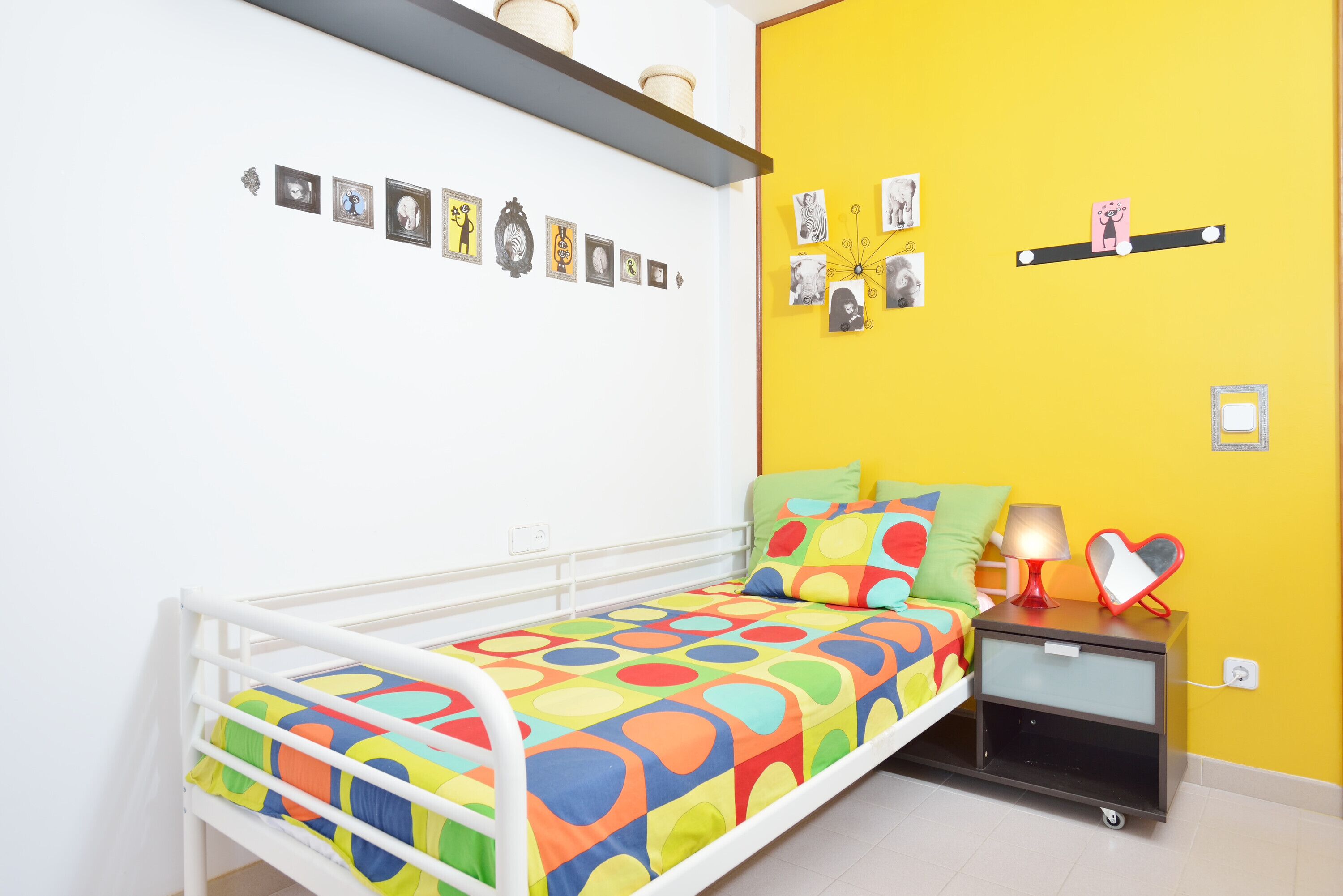 4 habitaciones, tabla de planchar con plancha y wifi gratis 