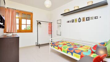 4 dormitorios, tabla de planchar con plancha, wifi gratis y ropa de cama