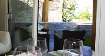 Maison rurale 'Orlegy' avec vue sur la montagne, terrasse privée et jardin privé