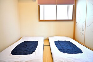 2 chambres, bureau, fer et planche à repasser, accès au Wi-Fi (inclus)