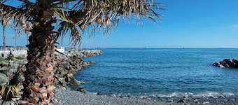 Apartment 'Casa Lucente' with Sea View, Wi-Fi and Air Conditioning