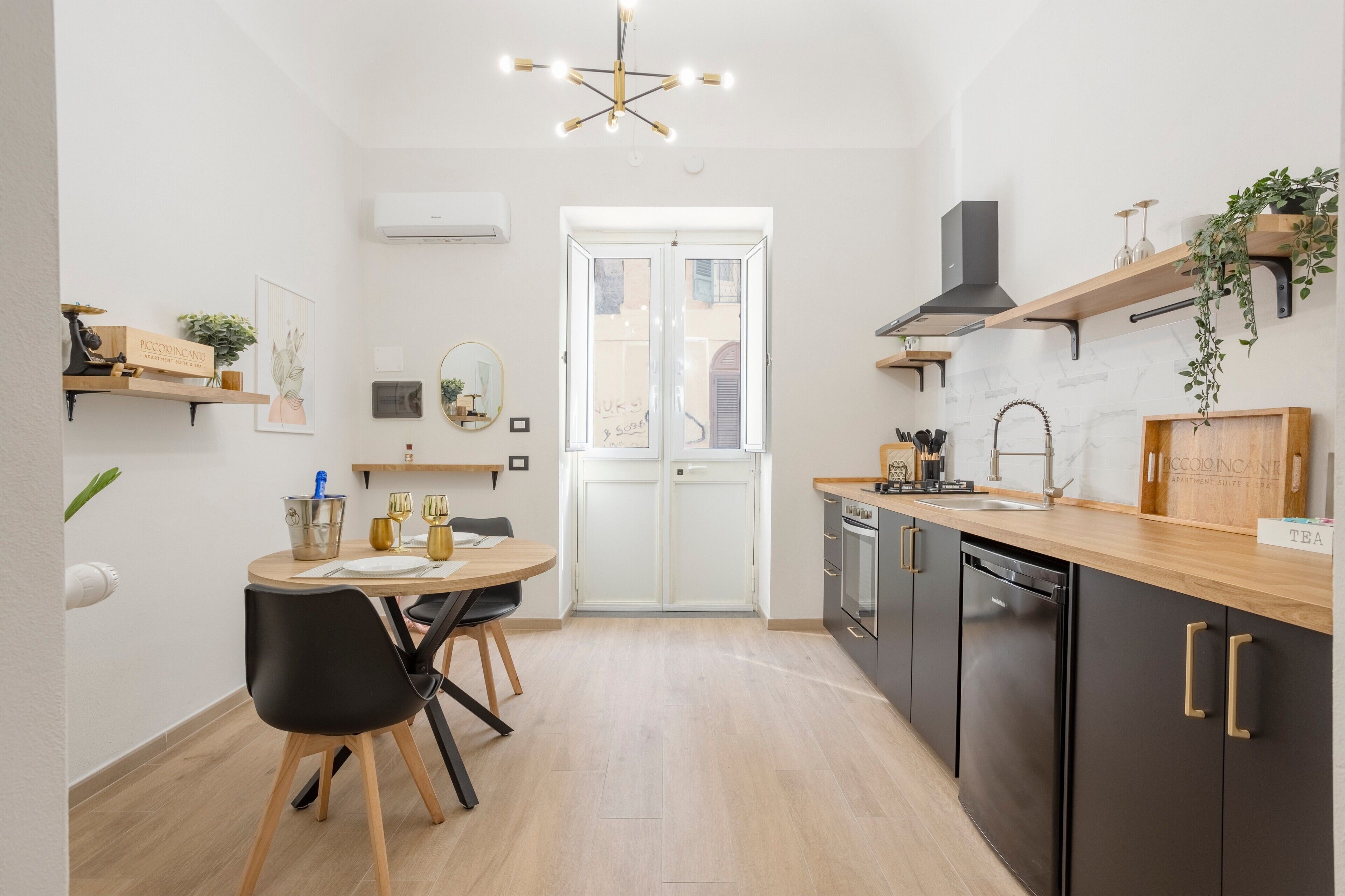 Fridge, oven, stovetop, coffee/tea maker