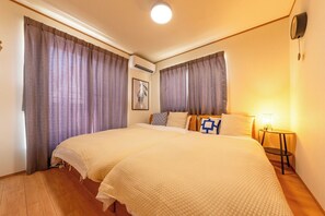 4 bedrooms, desk, iron/ironing board, free WiFi