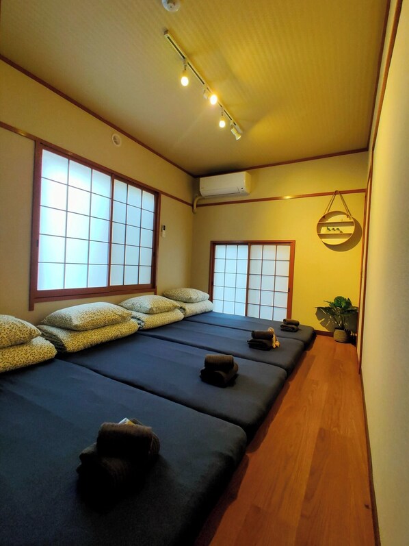 2 chambres, bureau, Wi-Fi gratuit, draps fournis