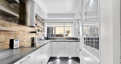 Knights Rest - Minutes to the Port