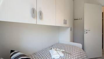 2 chambres, fer et planche Ă repasser, Wi-Fi gratuit, draps fournis