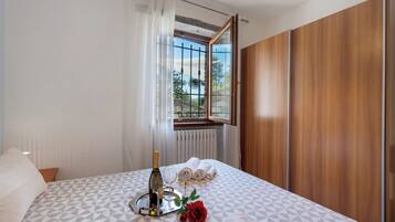 2 camere, ferro/asse da stiro, Wi-Fi gratuito, lenzuola