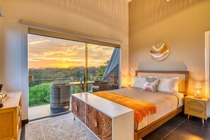 7 bedrooms, desk, iron/ironing board, travel crib - 𝑳𝒖𝒙𝒆 » Weddings » Retreats » Pool » Pickleball » Gym » 24-7 Security » Gated (Nosara)