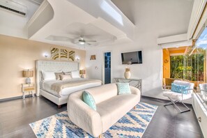 7 makuuhuonetta, työpöytä, silitysrauta/-lauta, vauvan matkasänky