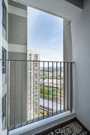 Individually decorated, individually furnished, desk, laptop workspace - M Apartment in Masteri Thao Dien (Ho Chi Minh City)