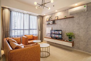 Individually decorated, individually furnished, desk, laptop workspace - M Apartment in Masteri Thao Dien (Ho Chi Minh City)