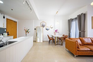 Individually decorated, individually furnished, desk, laptop workspace - M Apartment in Masteri Thao Dien (Ho Chi Minh City)