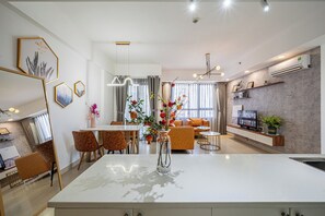 Individually decorated, individually furnished, desk, laptop workspace - M Apartment in Masteri Thao Dien (Ho Chi Minh City)