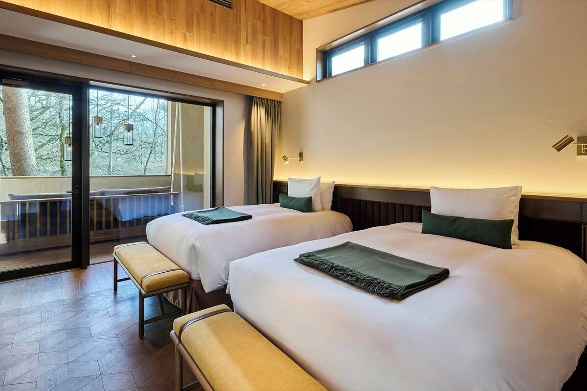 2 bedrooms, down comforters, pillowtop beds, minibar