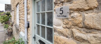 Maple Cottage - Beautiful 2BD Retreat