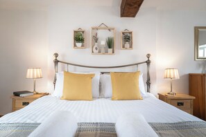 House, 2 Bedrooms, Garden View | 2 bedrooms, iron/ironing board, free WiFi - Maple Cottage - Beautiful 2BD Retreat (Chipping Norton)