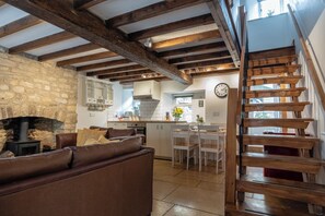 Interior - Maple Cottage - Beautiful 2BD Retreat (Chipping Norton)