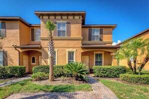 Exterior - 4-bedroom vacation home in a Resort and minutes from Walt Disney World® (Davenport)