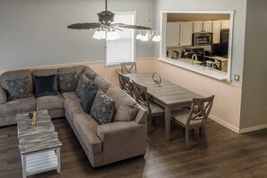 Smart TV - 4-bedroom vacation home in a Resort and minutes from Walt Disney World® (Davenport)