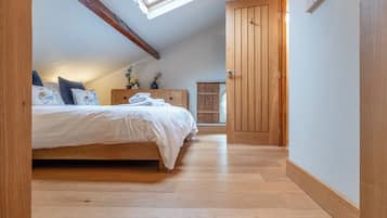 1 bedroom, iron/ironing board, free WiFi