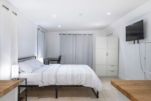 1 bedroom, in-room safe, iron/ironing board, WiFi