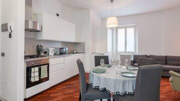Frigorifero, microonde, forno, lavastoviglie
