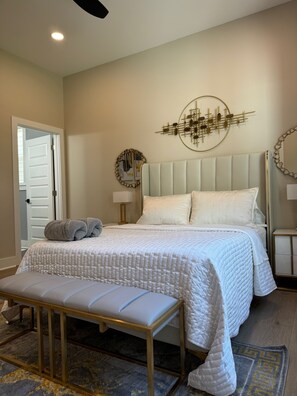 4 bedrooms, desk, iron/ironing board, free WiFi