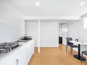 Frigorífic, microones, forn i rentaplats 