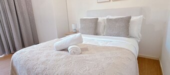 Comfy unit near Garden city Westfield w/ Parking