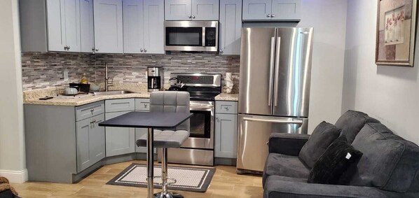Microwave, oven, stovetop, coffee/tea maker