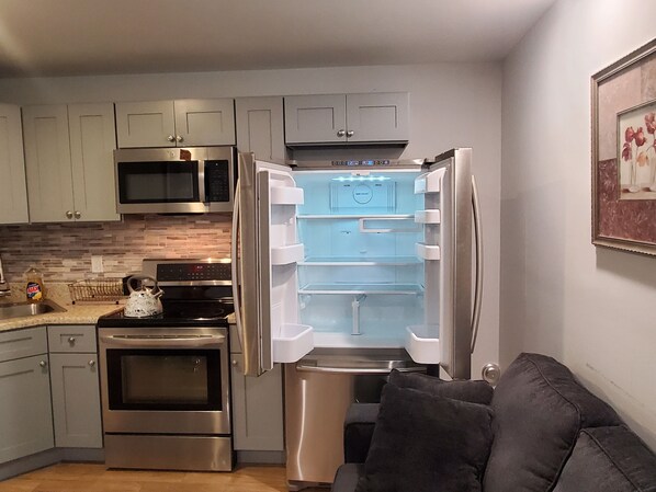 Microwave, oven, stovetop, coffee/tea maker