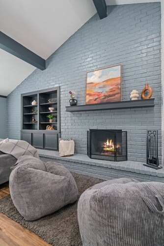 Amazing 4BR 2Bath Home with Pool & Game-Movie Room