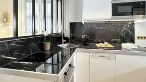 Private kitchen - Spacious flat for 4 -  Eiffel Tower (Paris)