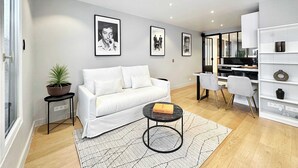 Living area - Spacious flat for 4 -  Eiffel Tower (Paris)