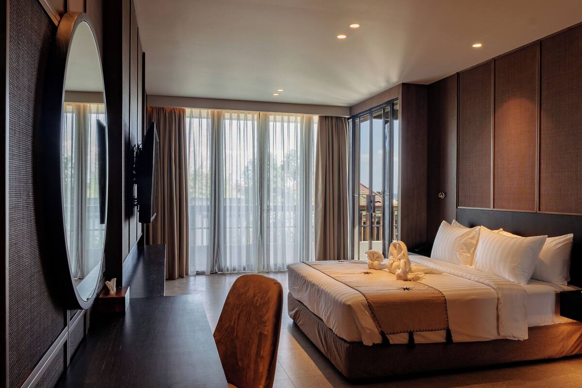 Studiosuite – exclusive | Minibar, safe på rommet, skrivebord og blendingsgardiner
