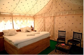 1 bedroom, premium bedding, desk, free WiFi