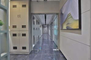 Lobby - Hotel Legacy (Gandhinagar)