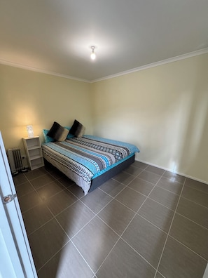 2 bedrooms, desk, free WiFi, bed sheets