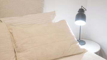 2 slaapkamers, een strijkplank/strijkijzer, wifi, beddengoed