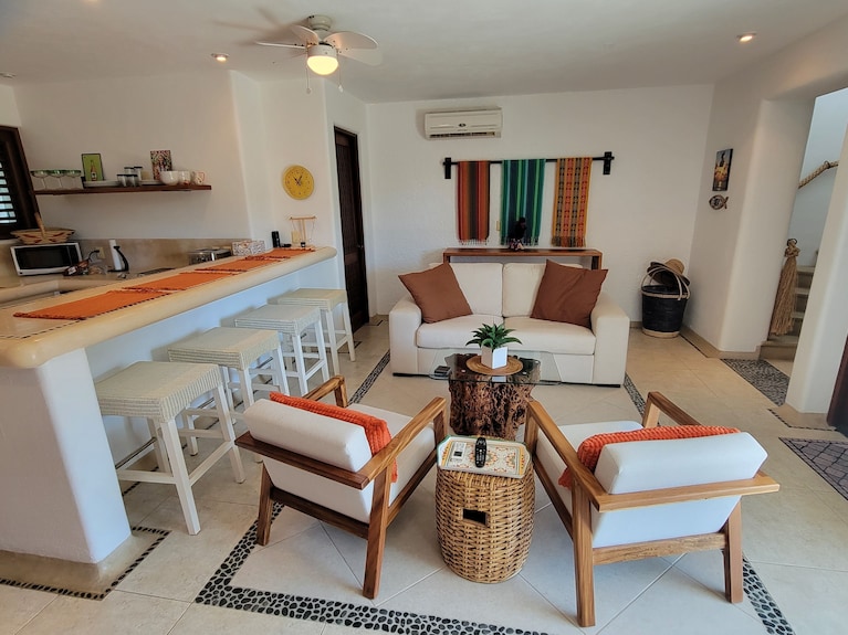 My Zihua Dream Is A Penthouse Condo Just Steps From La Ropa Beach, 2 Br 3.5 Ba - Zihuatanejo