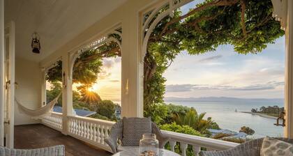 'Middle Earth - Te Whare Rangi' - Private Room in Nelson Waterfront