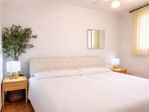 4 bedrooms, Internet, bed sheets