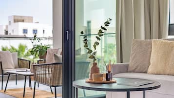 Apartment, 2 Bedrooms, Balcony | Dining room
