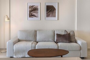 TV - Phaedrus Living: Paphos Old Town Seaview Flat (Paphos)