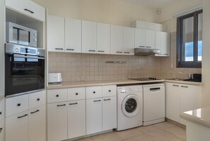Fridge, microwave, oven, stovetop - Phaedrus Living: Paphos Old Town Seaview Flat (Paphos)