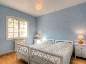 4 habitaciones, cuna de viaje, wifi gratis y ropa de cama