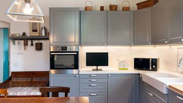 Mikrowelle, Ofen, GeschirrspĂŒler, Toaster