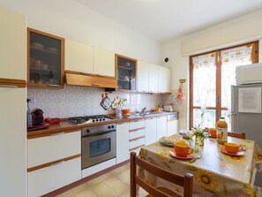 Microondas, horno, lavavajillas y tostadora 